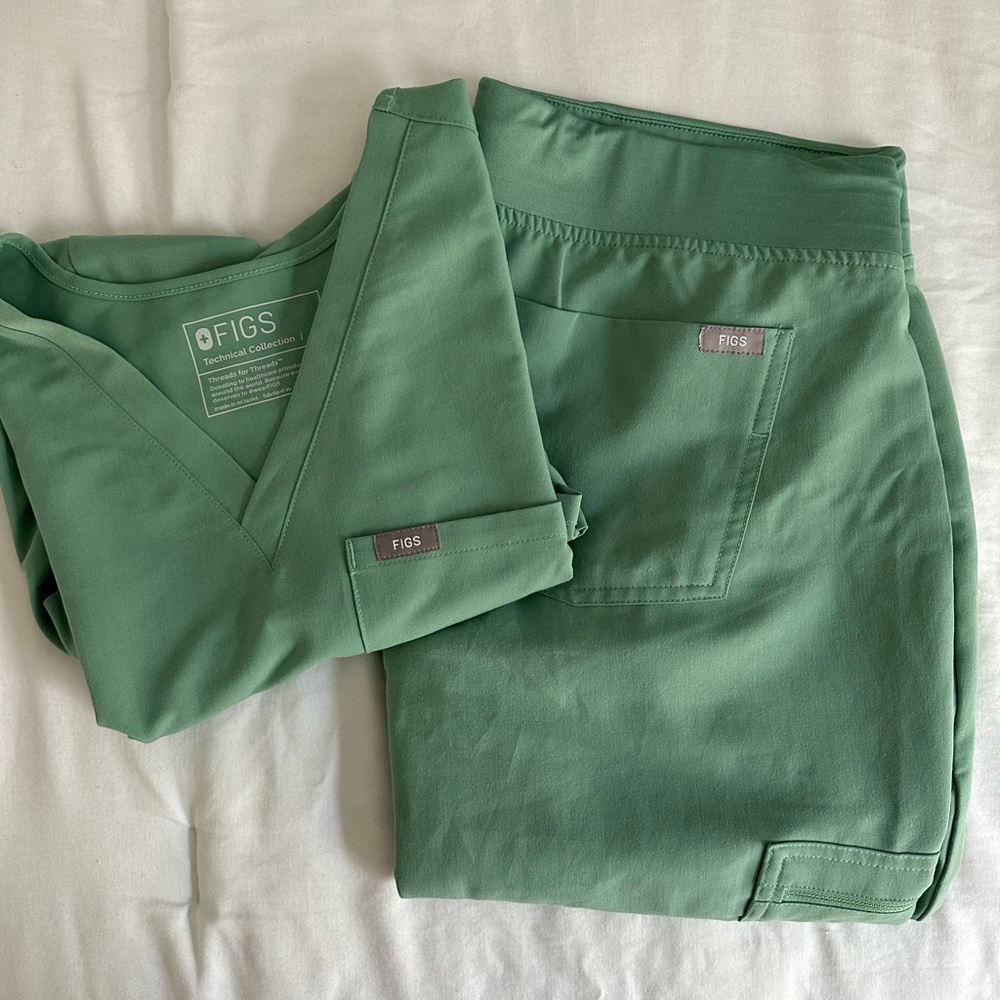 Light Green FIGS Scrub Set